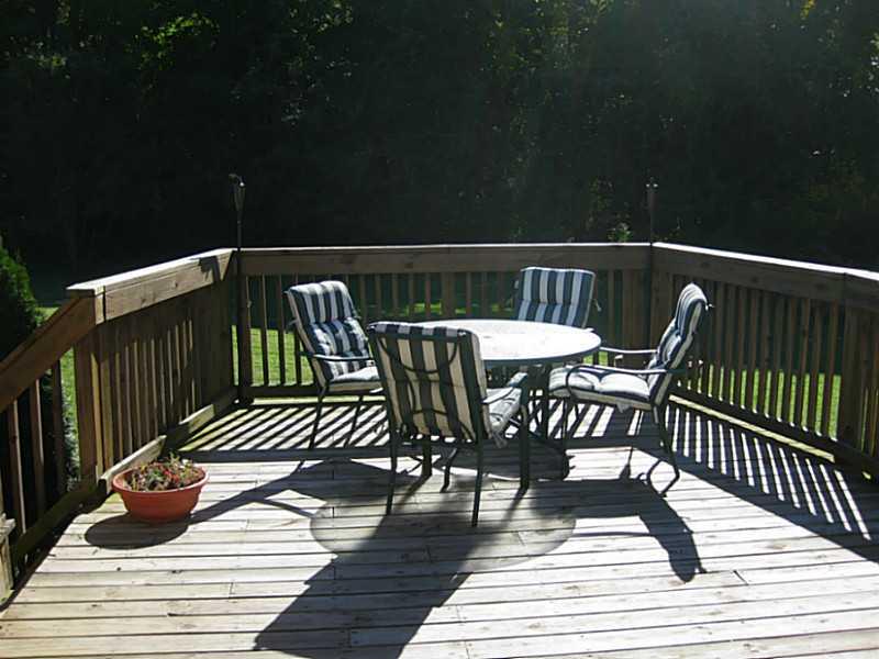 2002 Rutledge Road Transfer, PA 16154 - Photo 22 of 25 Patio/Deck.