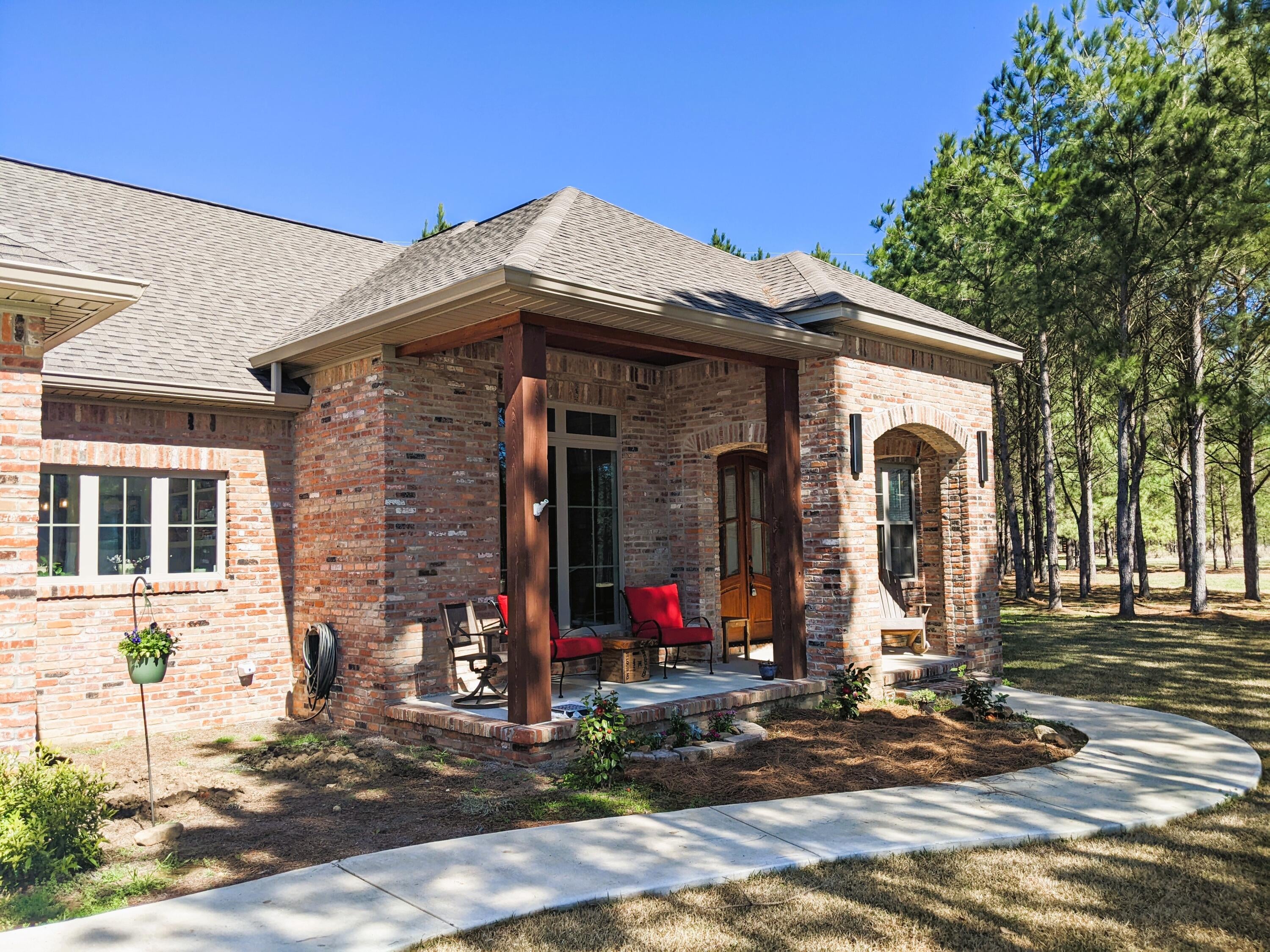 29 Timber Rdg Drive Laurel, MS 39443 - Photo 1 of 1 Front