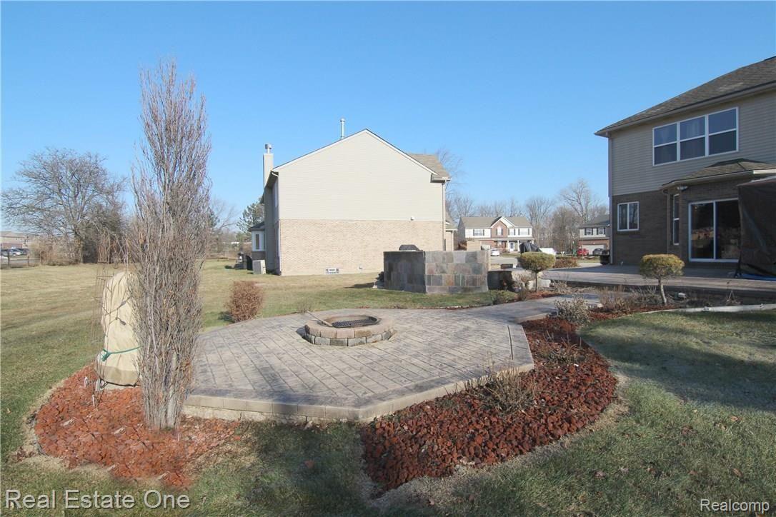3046 Penn Court Rochester, MI 48307 - Photo 24 of 38 Penn Ct Back Patio.jpg