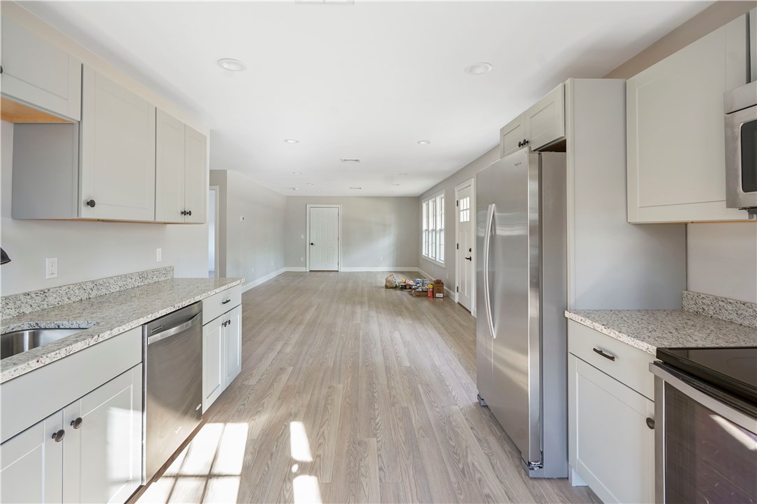 21 Town Farm Road Coventry, RI 02816 - Photo 4 of 19