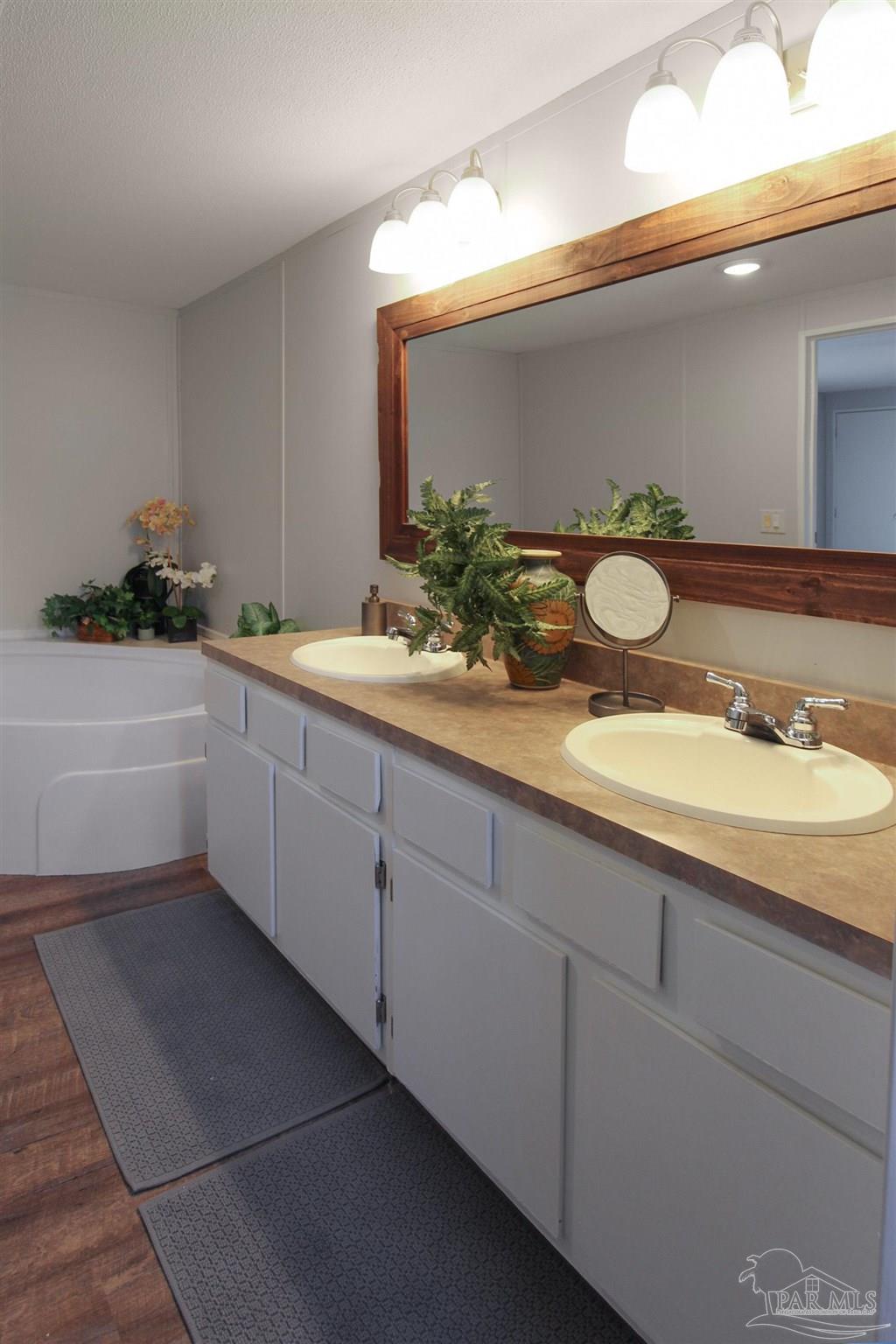5740 Turkey Road Pensacola, FL 32526 - Photo 10 of 15 Gallery Image 10