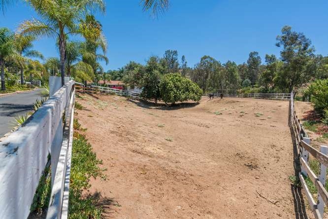 15185 Crocker Road Poway, CA 92064 - Photo 9 of 25