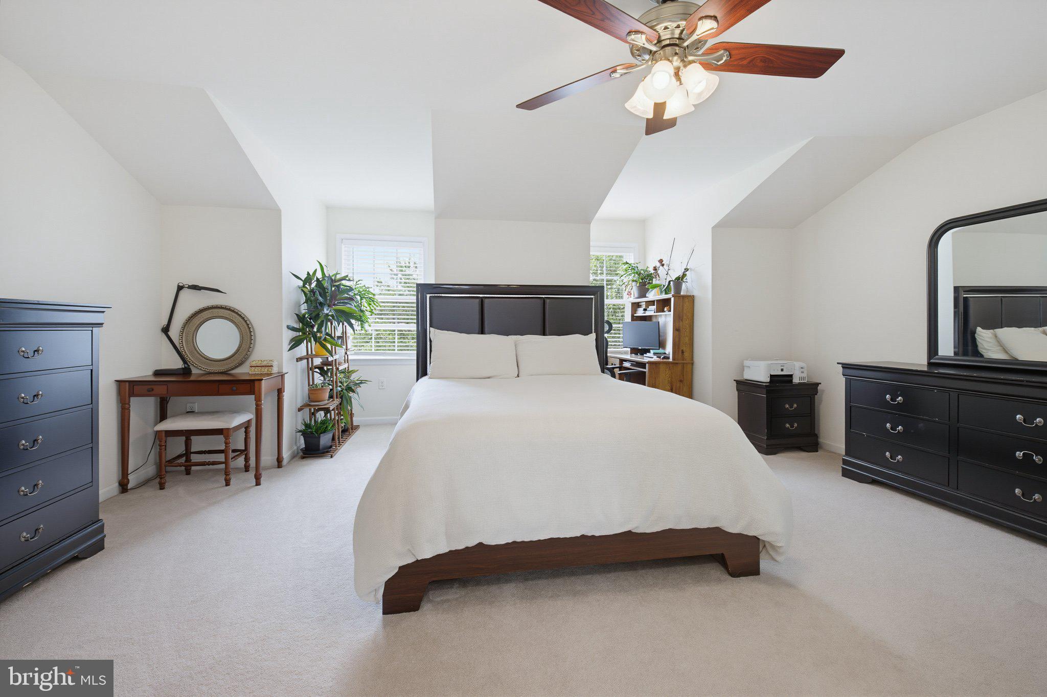 492 Harmon Road Philadelphia, PA 19128 - Photo 11 of 36