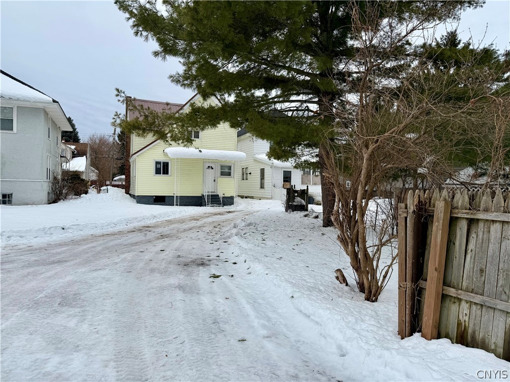 116 Phelps Street Watertown, NY 13601 - Photo 4 of 41