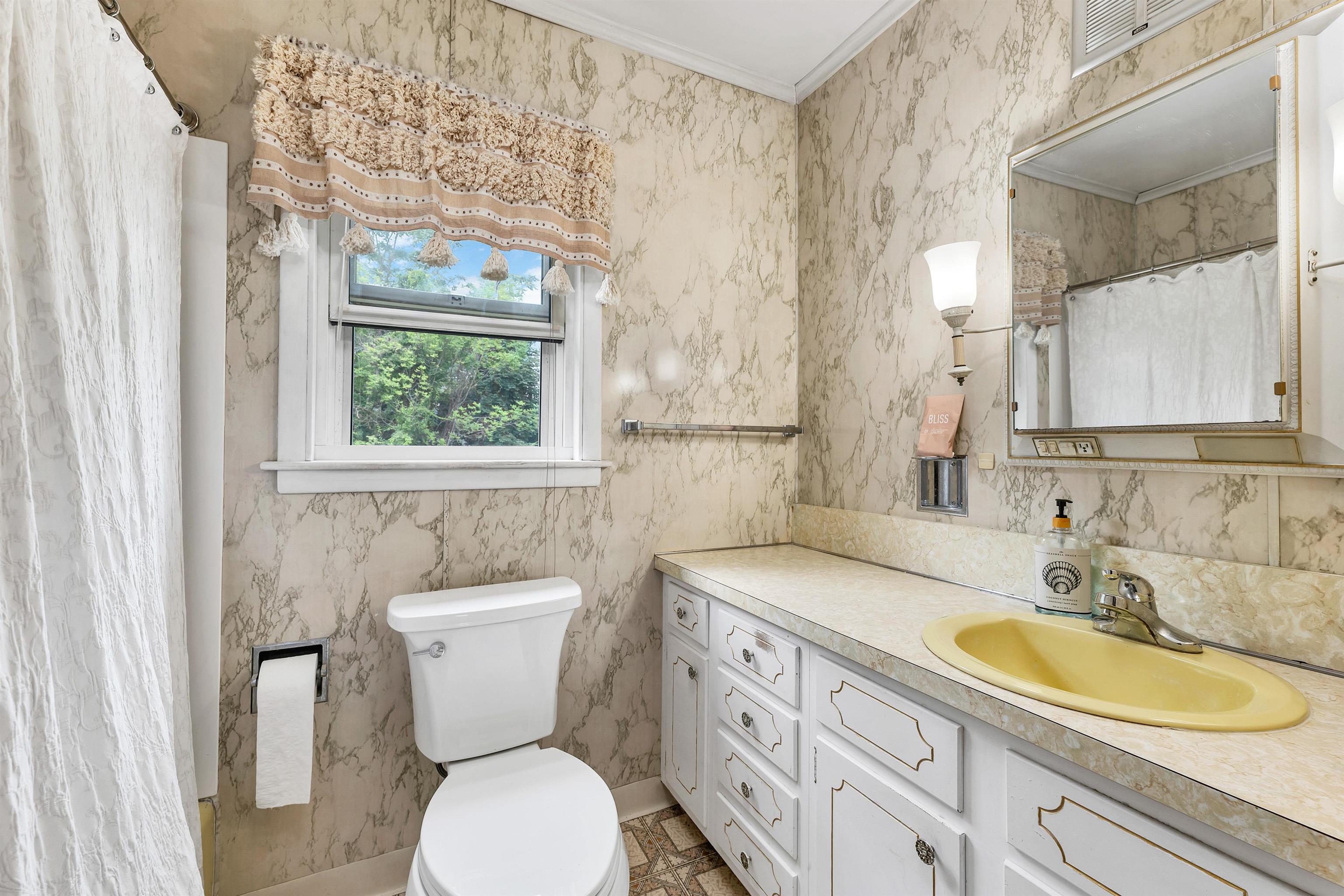 947 Wellington Road Manchester, NH 03104 - Photo 21 of 39 Gallery Image 21