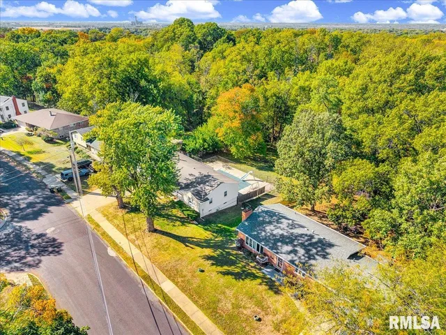 $165,000 | 1733 St Clair Drive, Pekin, IL 61554