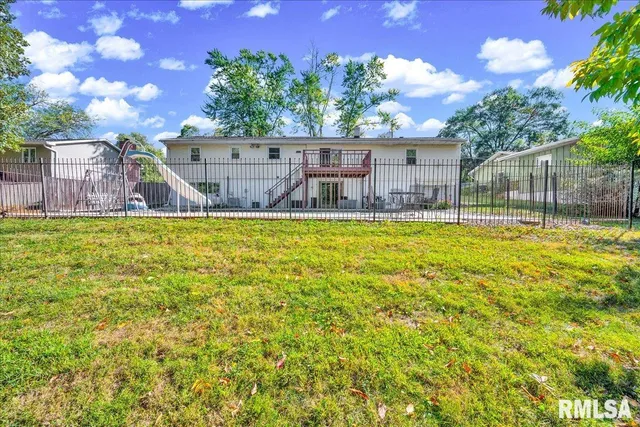 $165,000 | 1733 St Clair Drive, Pekin, IL 61554