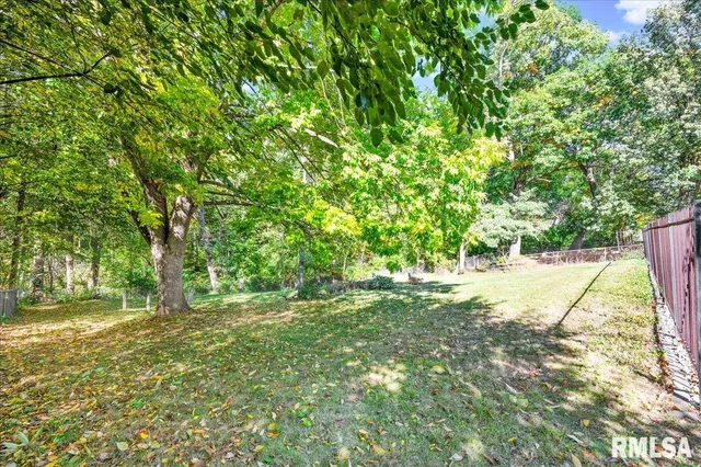 $165,000 | 1733 St Clair Drive, Pekin, IL 61554