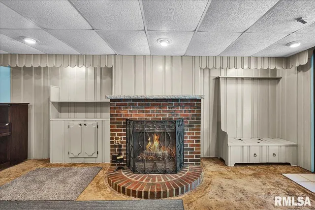 $165,000 | 1733 St Clair Drive, Pekin, IL 61554