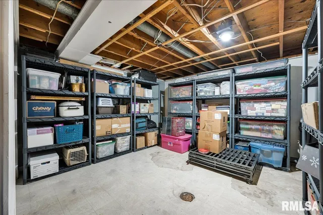 $165,000 | 1733 St Clair Drive, Pekin, IL 61554