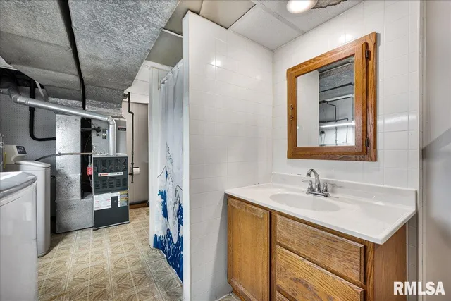 $165,000 | 1733 St Clair Drive, Pekin, IL 61554