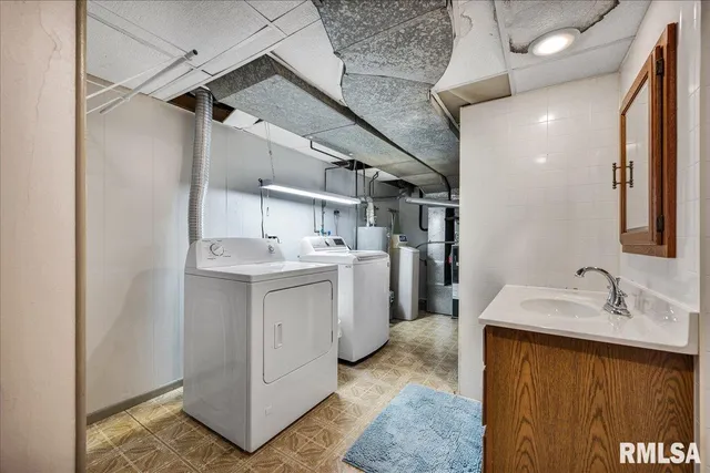 $165,000 | 1733 St Clair Drive, Pekin, IL 61554