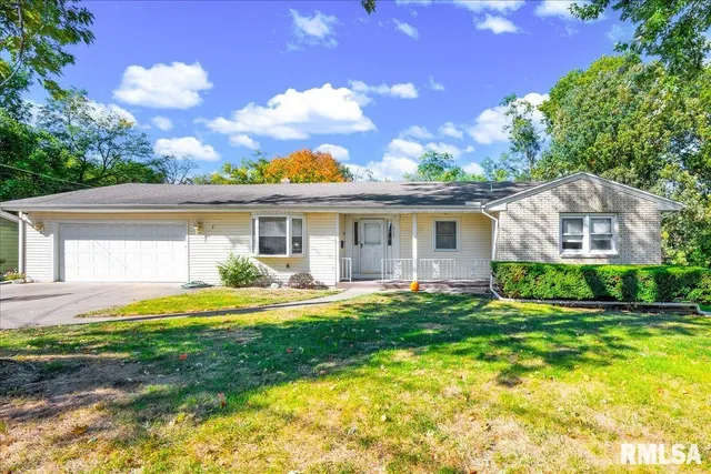 $165,000 | 1733 St Clair Drive, Pekin, IL 61554