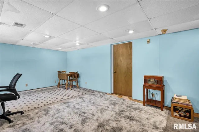 $165,000 | 1733 St Clair Drive, Pekin, IL 61554