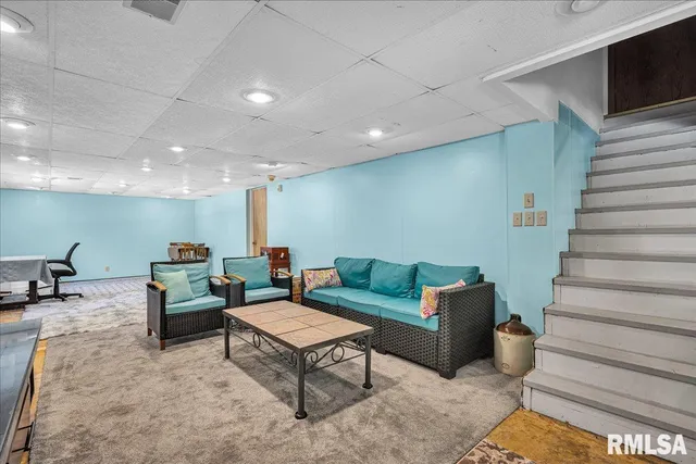 $165,000 | 1733 St Clair Drive, Pekin, IL 61554