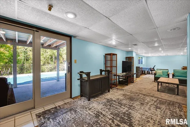 $165,000 | 1733 St Clair Drive, Pekin, IL 61554