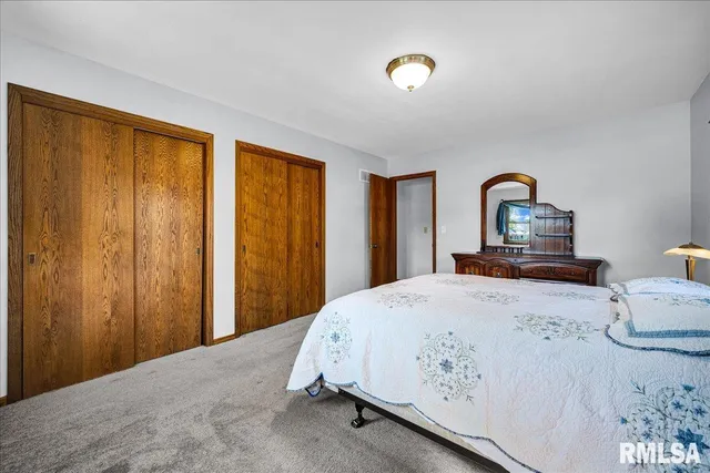 $165,000 | 1733 St Clair Drive, Pekin, IL 61554