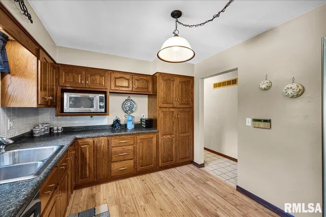 $165,000 | 1733 St Clair Drive, Pekin, IL 61554