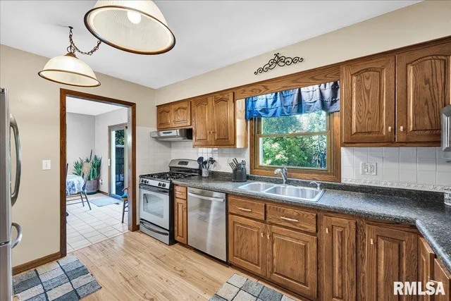 $165,000 | 1733 St Clair Drive, Pekin, IL 61554