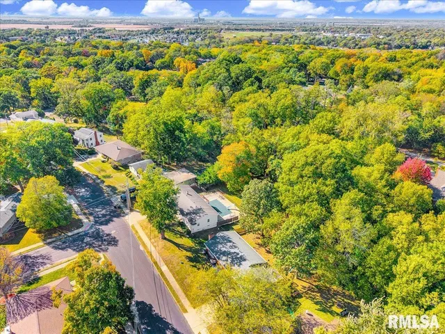 $165,000 | 1733 St Clair Drive, Pekin, IL 61554