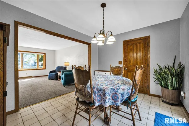 $165,000 | 1733 St Clair Drive, Pekin, IL 61554