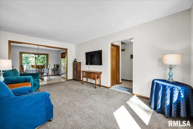 $165,000 | 1733 St Clair Drive, Pekin, IL 61554