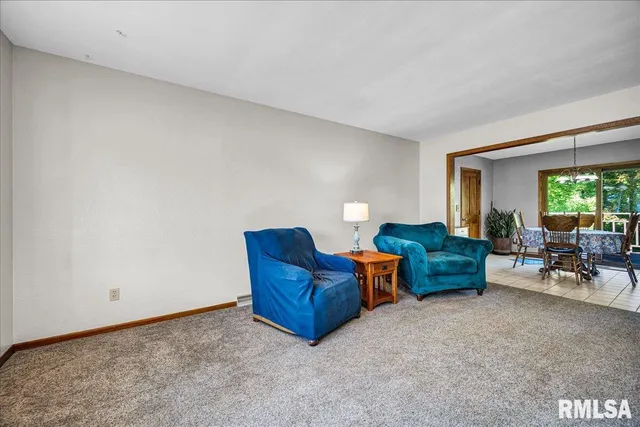 $165,000 | 1733 St Clair Drive, Pekin, IL 61554