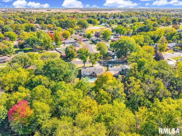 $165,000 | 1733 St Clair Drive, Pekin, IL 61554