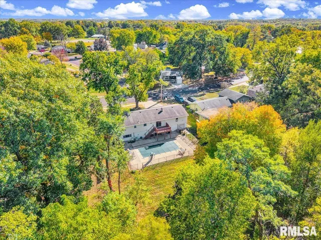 $165,000 | 1733 St Clair Drive, Pekin, IL 61554