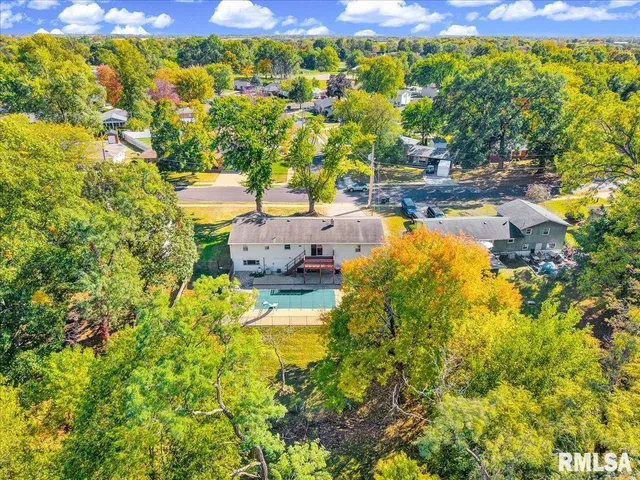 $165,000 | 1733 St Clair Drive, Pekin, IL 61554