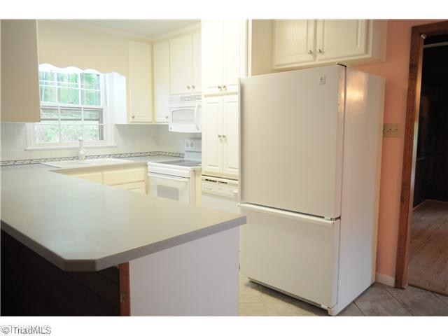 1585 Curfman Road Greensboro, NC 27455 - Photo 6 of 16 Kitchen.