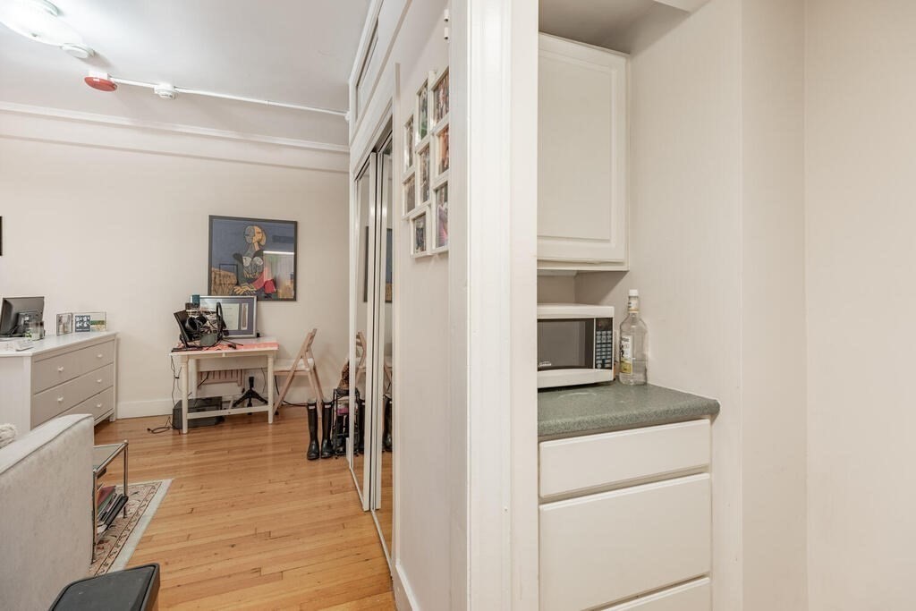 464 Commonwealth Avenue, Unit 27 Boston, MA 02215 - Photo 11 of 19