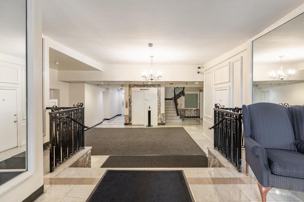 464 Commonwealth Avenue, Unit 27 Boston, MA 02215 - Photo 13 of 19
