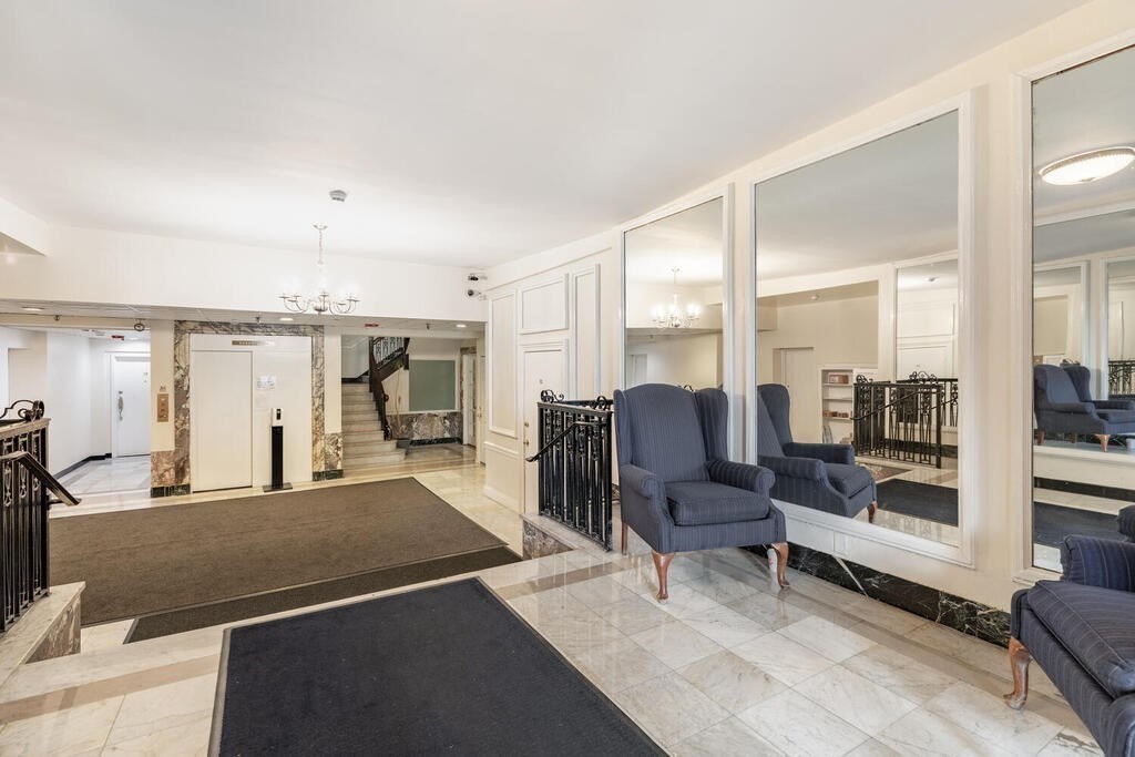 464 Commonwealth Avenue, Unit 27 Boston, MA 02215 - Photo 14 of 19