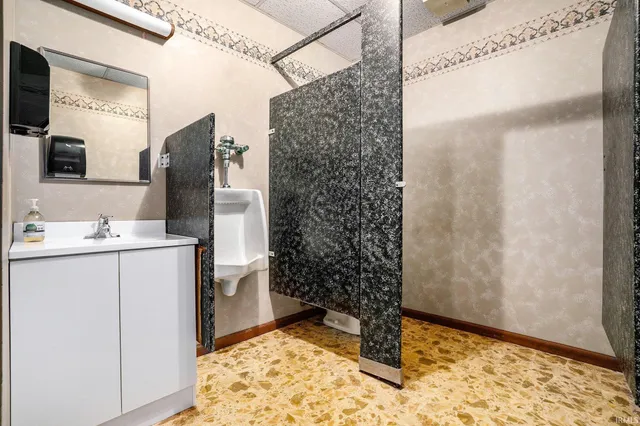 $1,300,000 | 114 South Main Street, Goshen, IN 46526