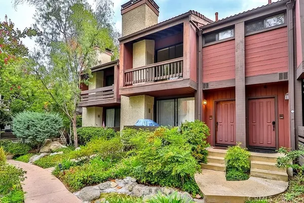 $744,999 | 21931 Burbank Boulevard, Unit 23, Woodland Hills, CA 91367