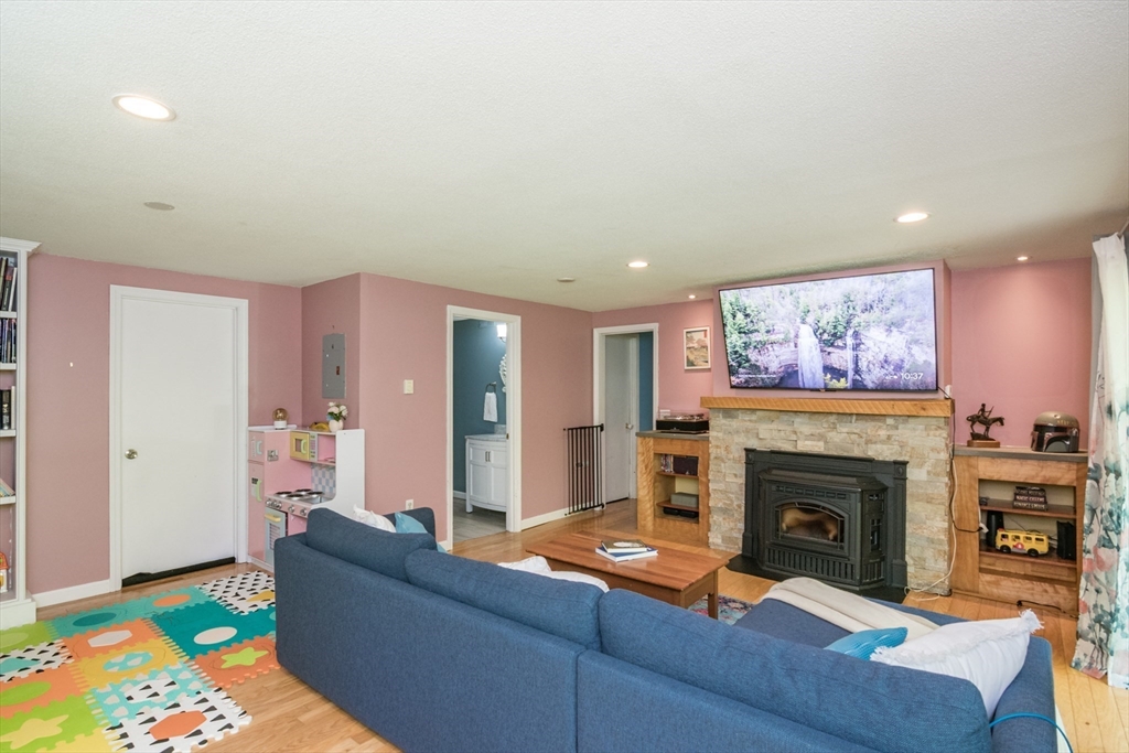 86 Amherst Road Belchertown, MA 01007 - Photo 9 of 41 Gallery Image 9