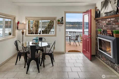 $4,600,000 | 1018 East Lake Sammamish Parkway Southeast, Sammamish, WA 98075