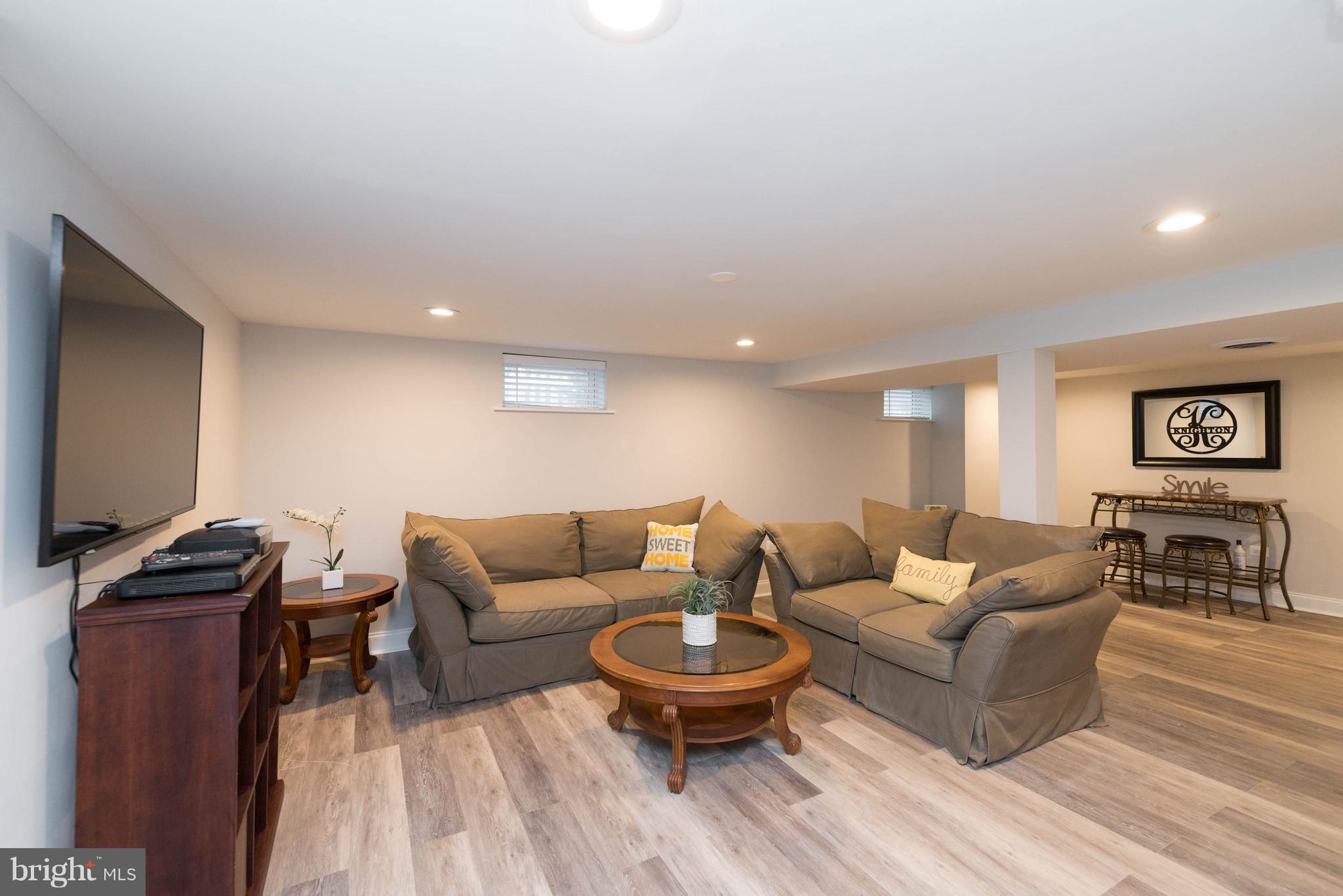 9009 Briar Road Baltimore, MD 21234 - Photo 20 of 30 Family Room