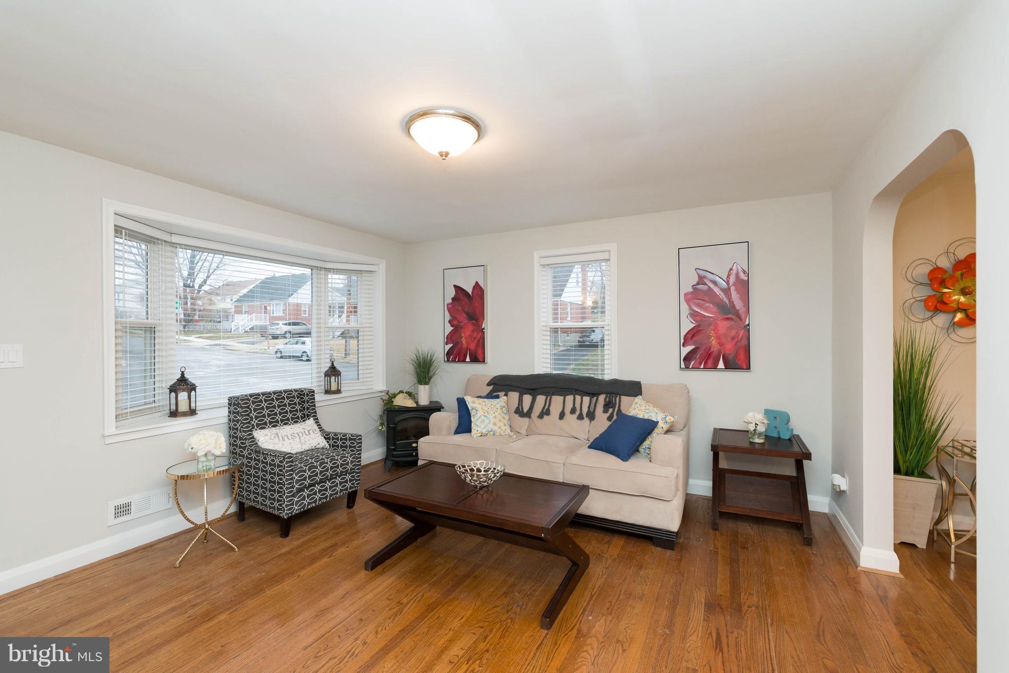 9009 Briar Road Baltimore, MD 21234 - Photo 6 of 30 Living Room