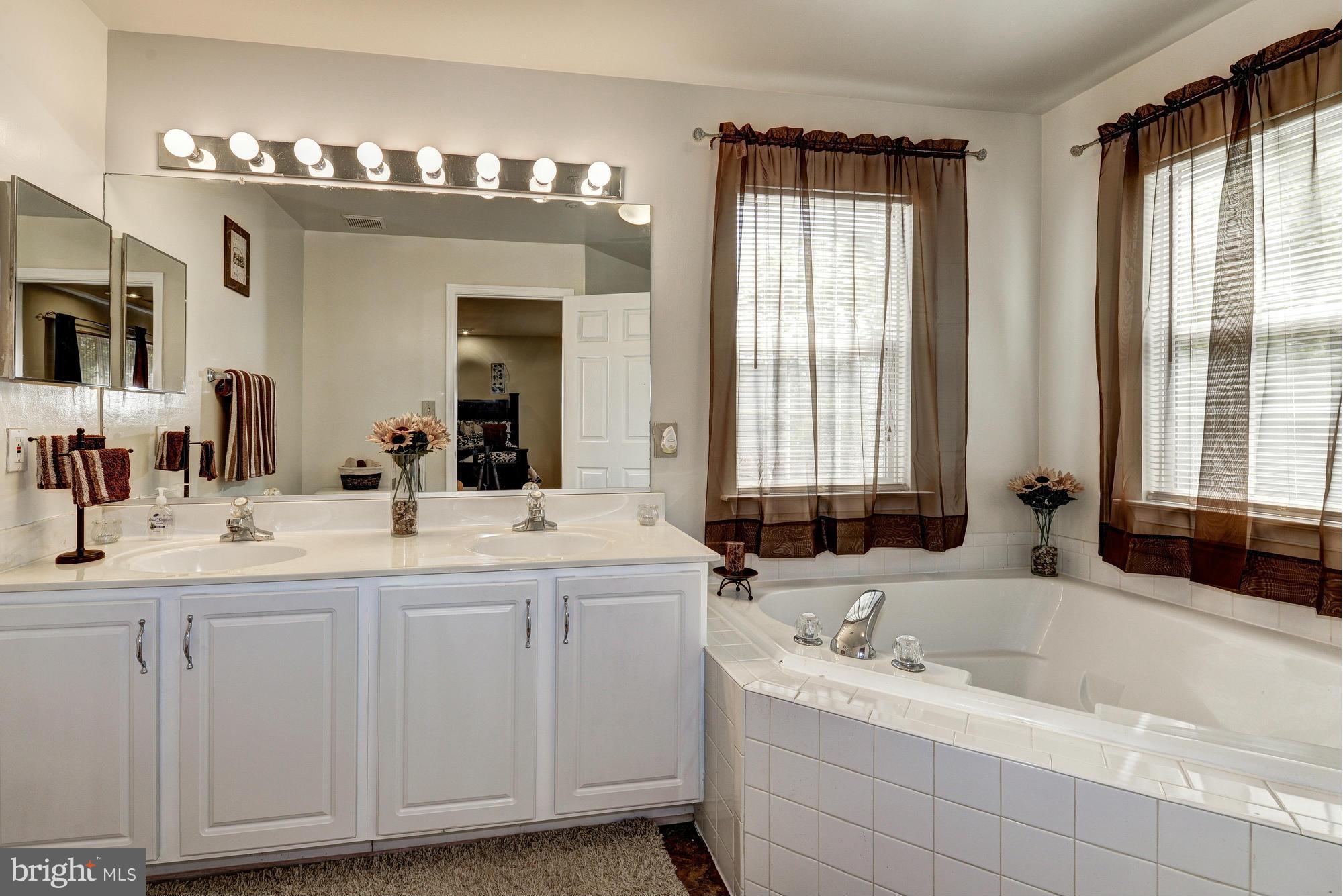 3804 Asquith Court Springdale, MD 20721 - Photo 16 of 30 Bath (Master)