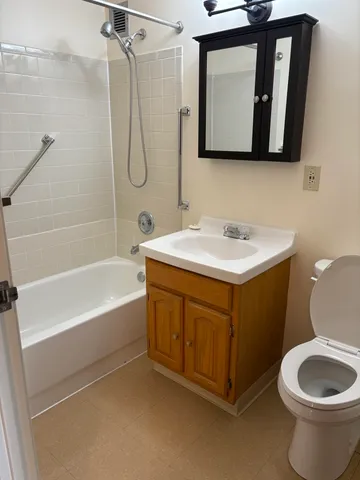 $1,847 | 5 Green Street, Unit 408, Dover, NH 03820