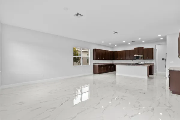 $5,300 | 15054 Wildwood Circle, Westlake, FL 33470