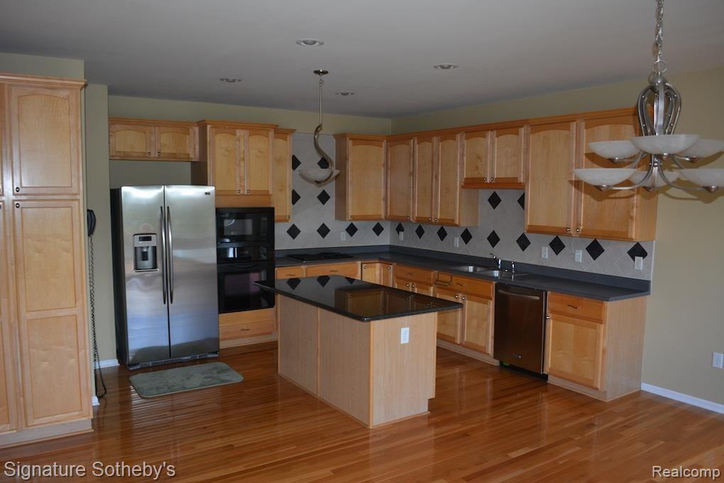 41737 Mitchell Road, Unit 72 Novi, MI 48377 - Photo 7 of 9