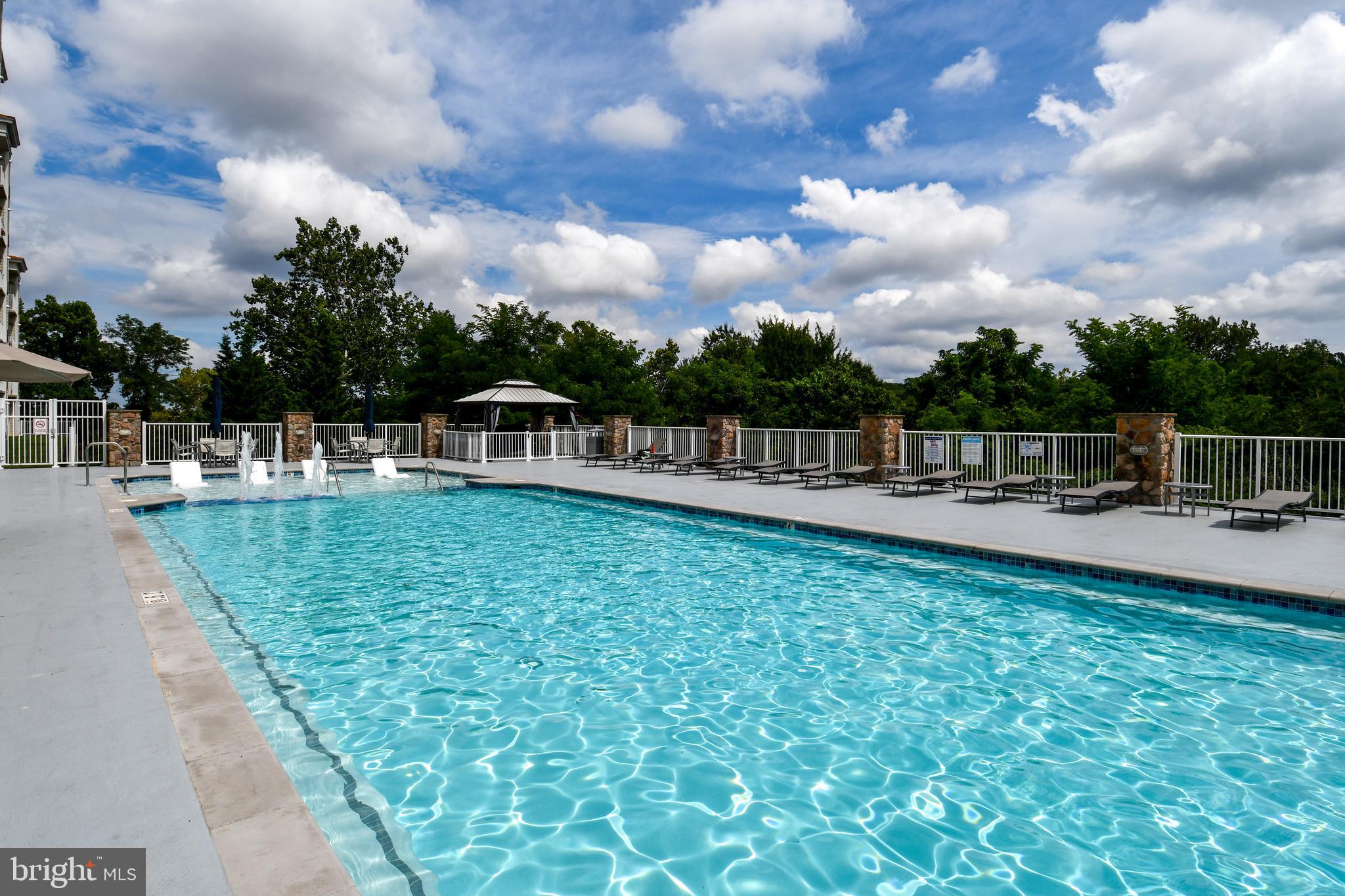 6301 Edsall Road, Unit 115 Alexandria, VA 22312 - Photo 25 of 37 a view of a garden