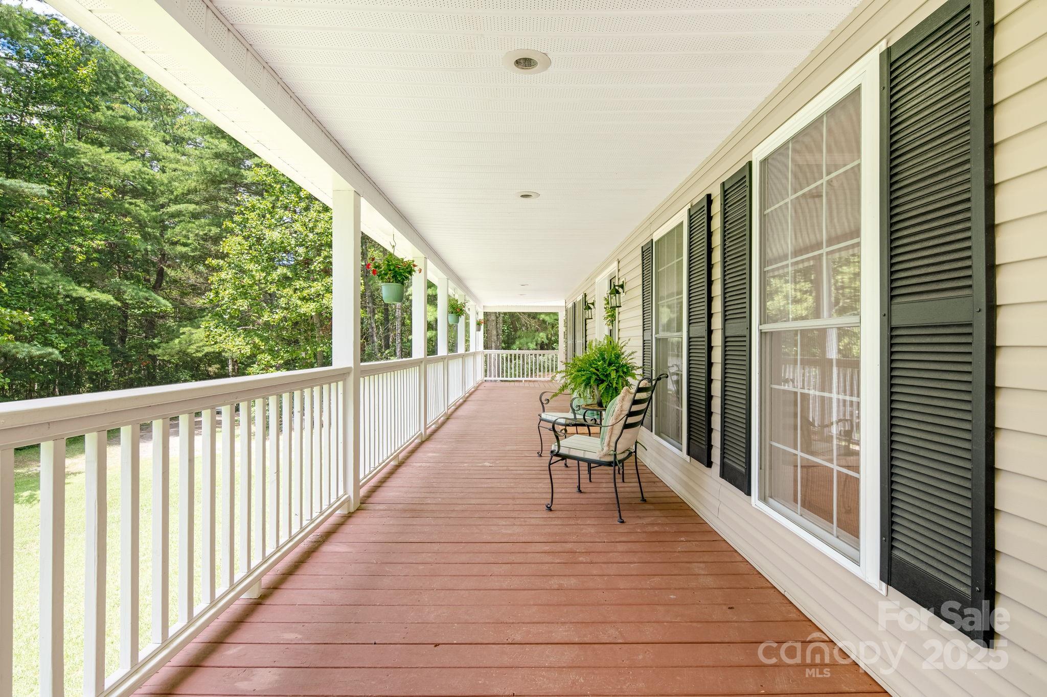 135 Whitaker Road Fairview, NC 28730 - Photo 3 of 22 Gallery Image 3
