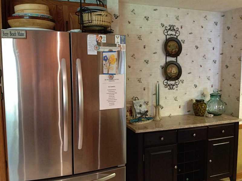 34 Pine Ridge Road Saco, ME 04072 - Photo 16 of 29 Kitchen.