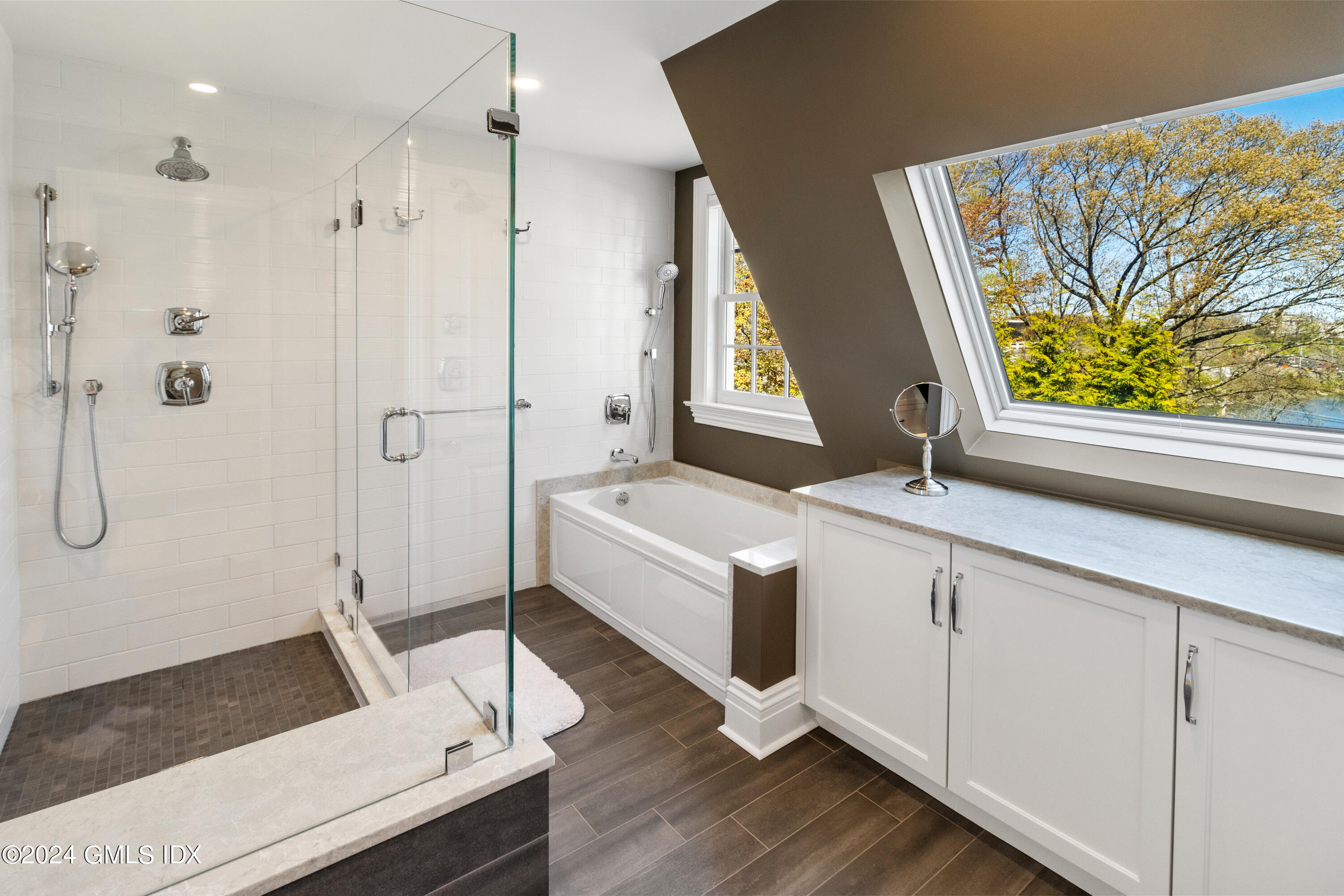 215 Shore Road Greenwich, CT 06830 - Photo 14 of 27 Primary w Skylight