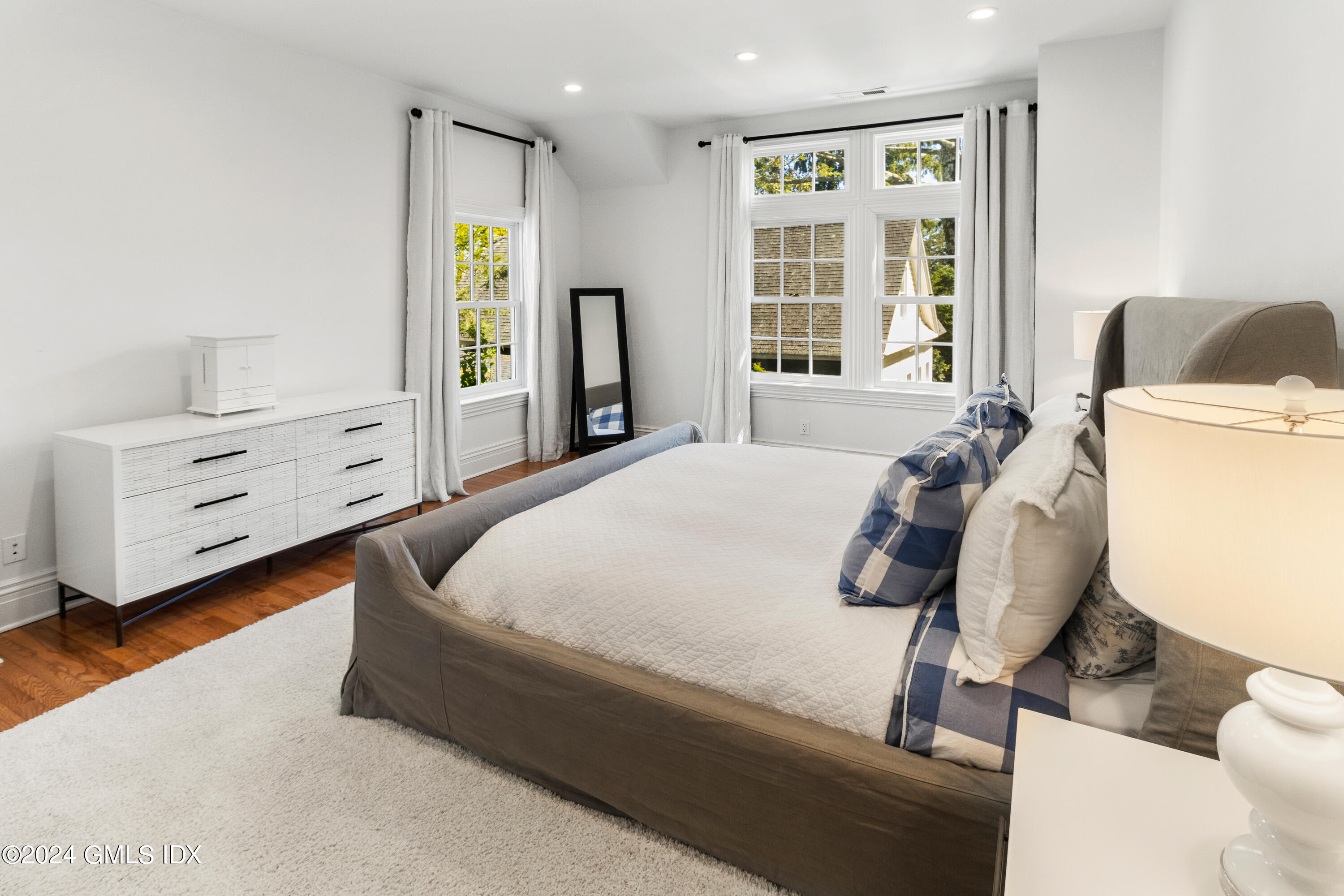 215 Shore Road Greenwich, CT 06830 - Photo 15 of 27 Secondary Bedroom