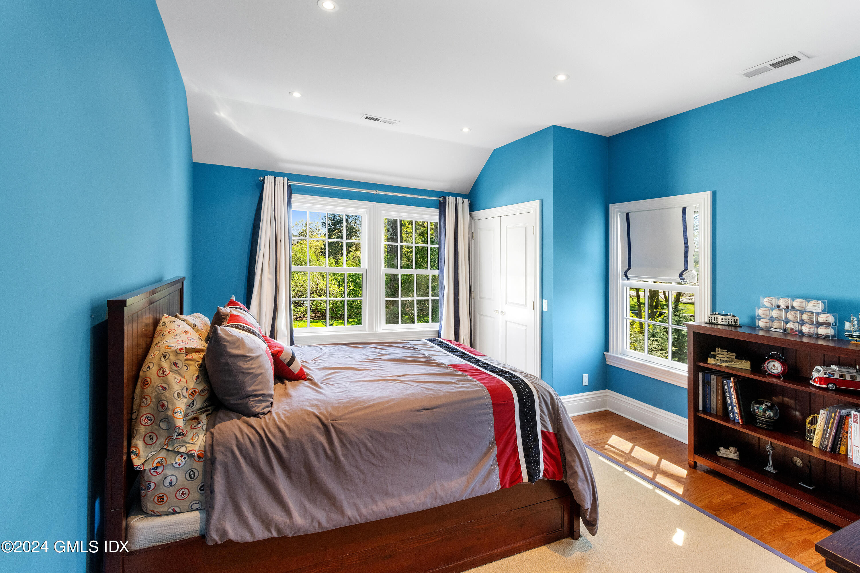 215 Shore Road Greenwich, CT 06830 - Photo 17 of 27 Secondary Bed